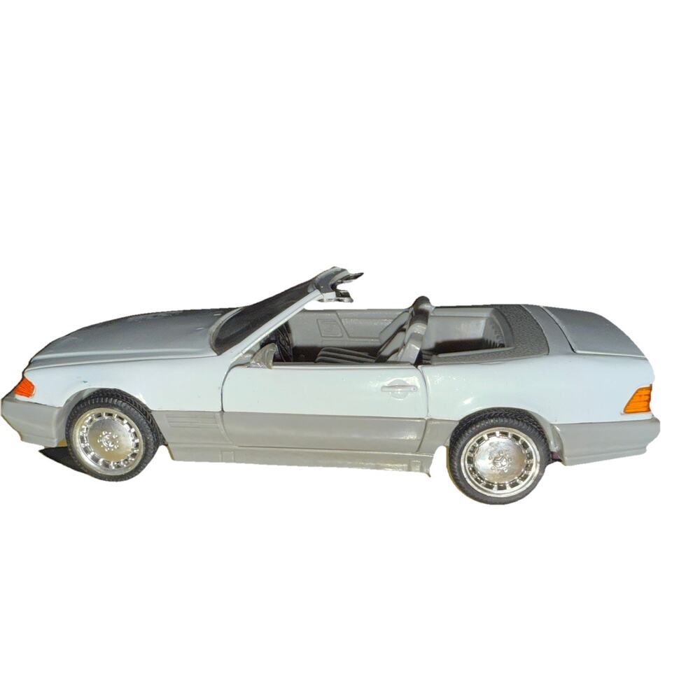 Vintage Maisto Mercedes-Benz SL 800 Convertible Toy Car - White , SS-706, 1:25